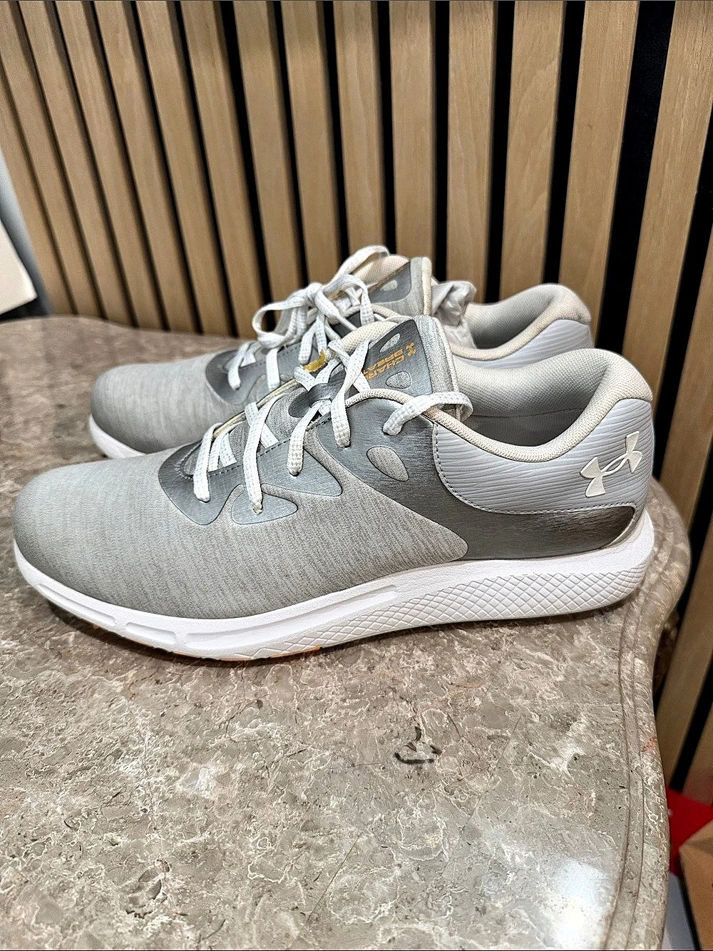 Under Armour Women's Charged Breathe 2 Knit Spikeless Cleat Halo Gray/White sz10